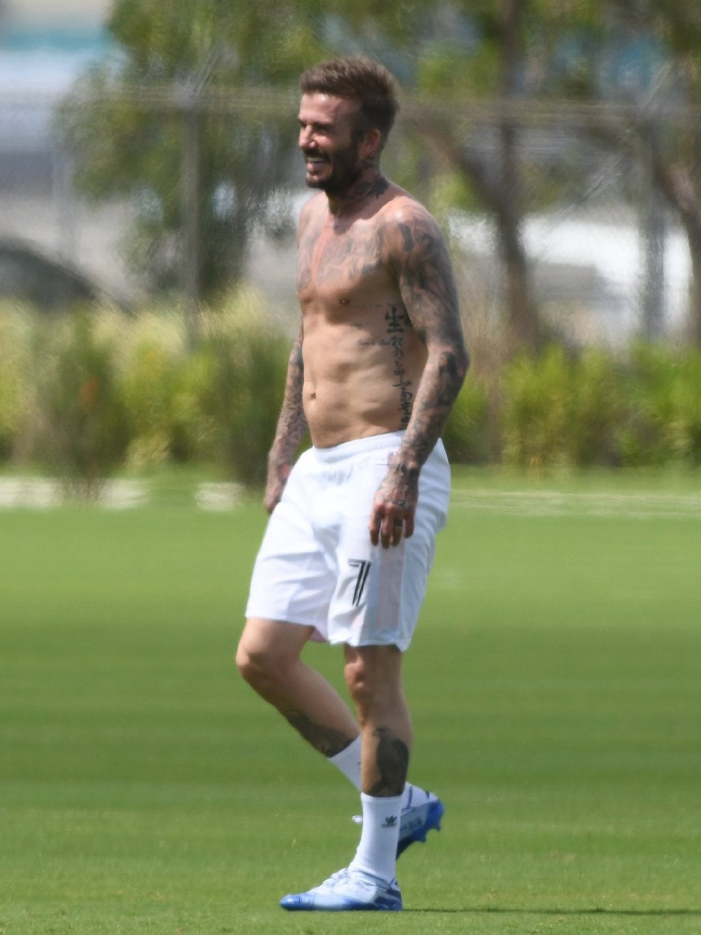 贝克汉姆55分身材,贝克汉姆三儿子克鲁兹肌肉