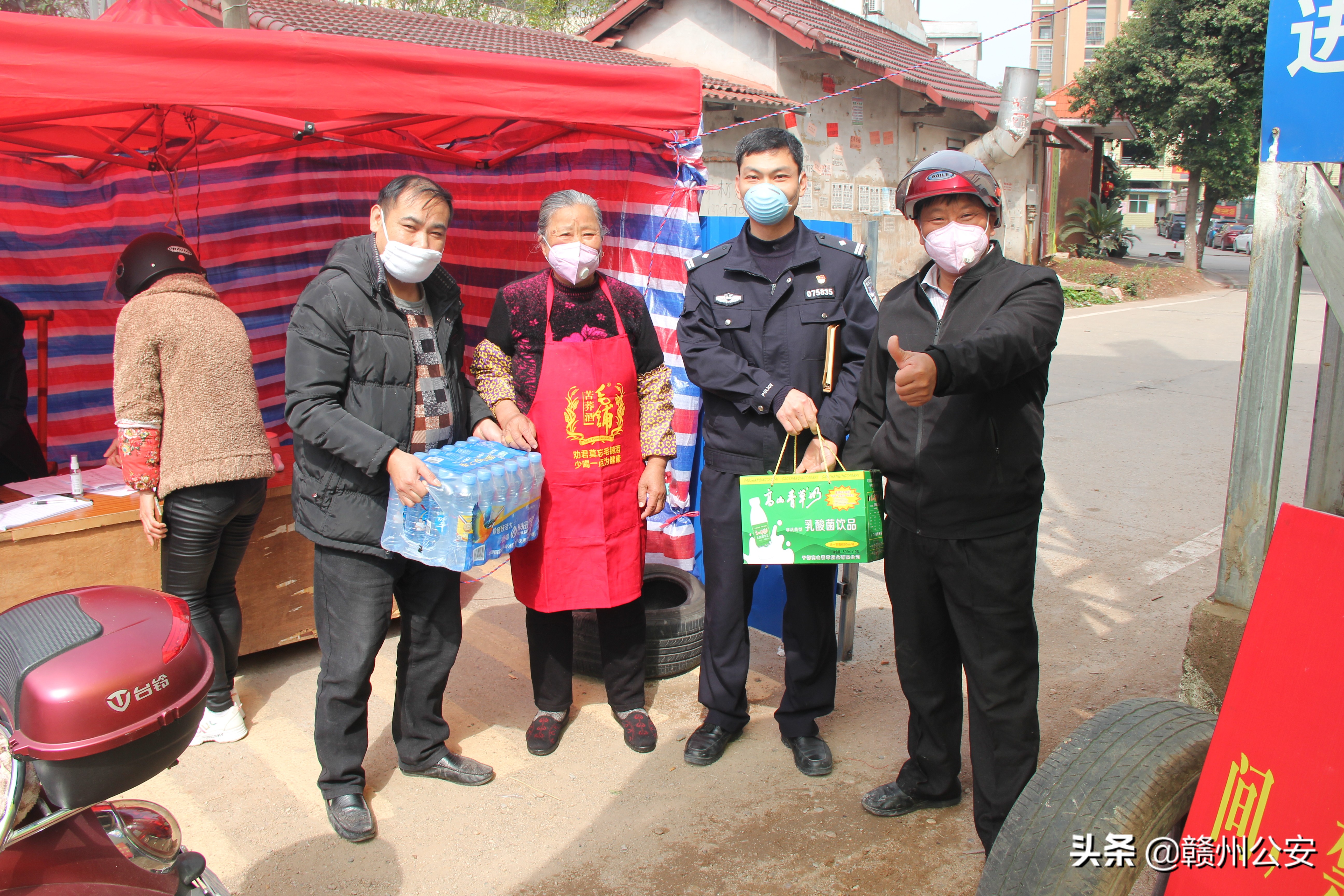 公安局长督导抗疫一线,公安副局长抗疫