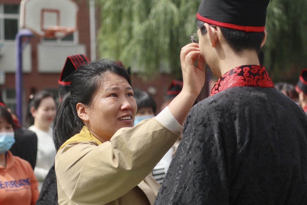 鲜衣怒马少年时不负韶华且行知——西安东仪中学汉式成人礼圆满举行