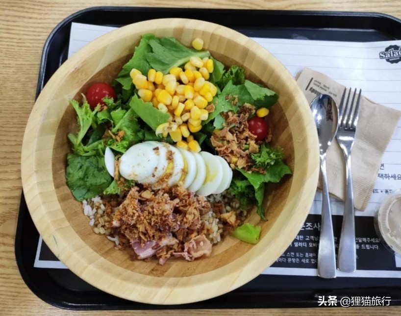 韩国首尔物价很高，吃一只炖鸡42000韩元，地铁2400起步