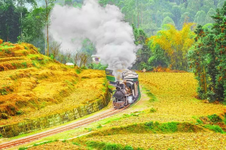 中国铁路旅游发展,铁路旅行的发展