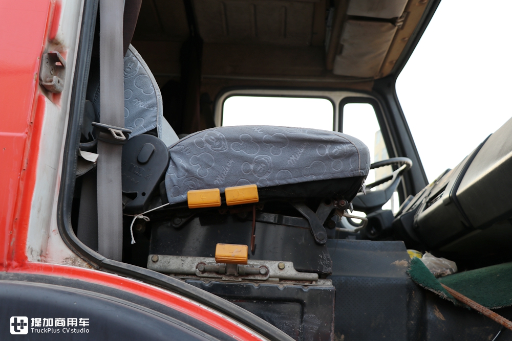 奔驰卡车和北奔,北奔重卡和奔驰一样吗