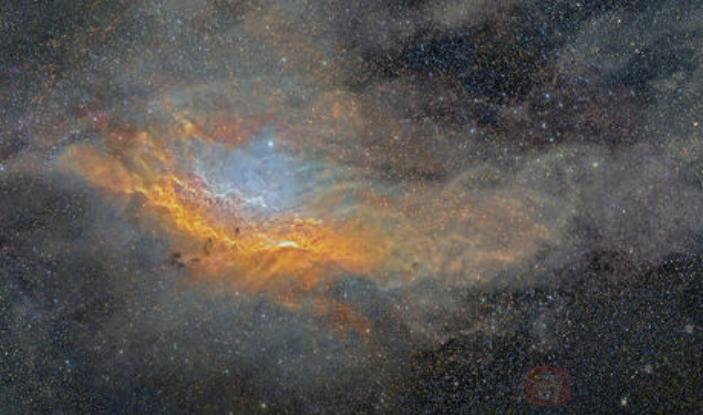 nasa公布的银河系全景图在线预览,银河系81亿像素全景图不同波段