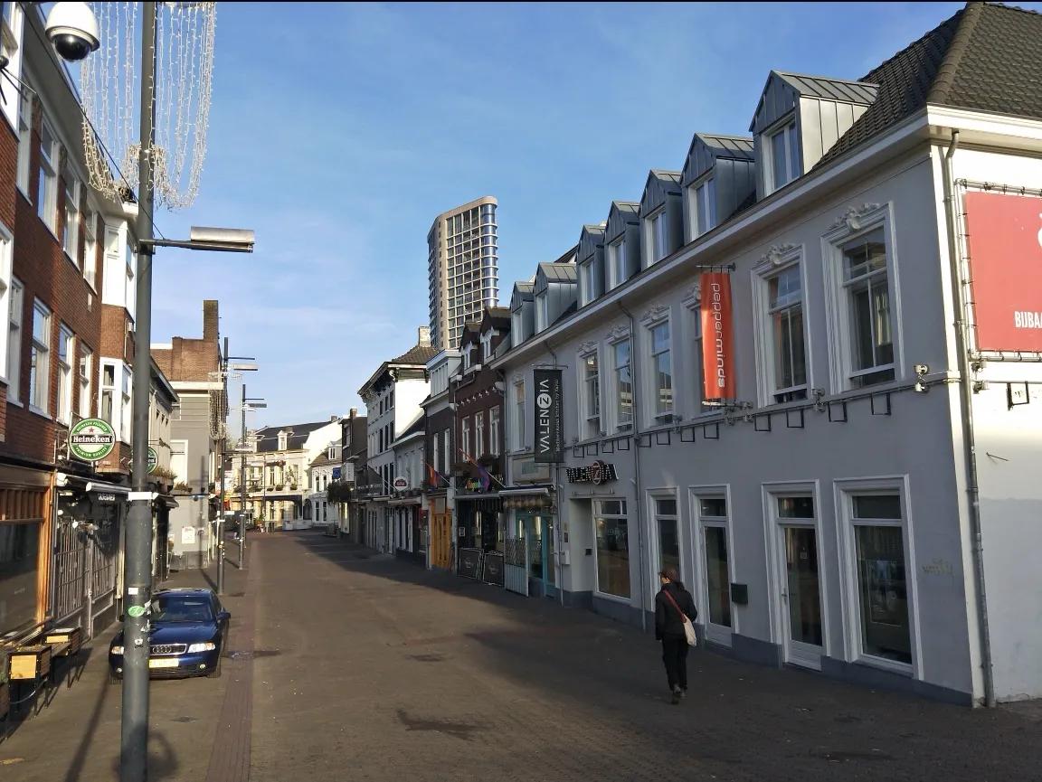 第一天去荷兰旅行,到荷兰的第一天