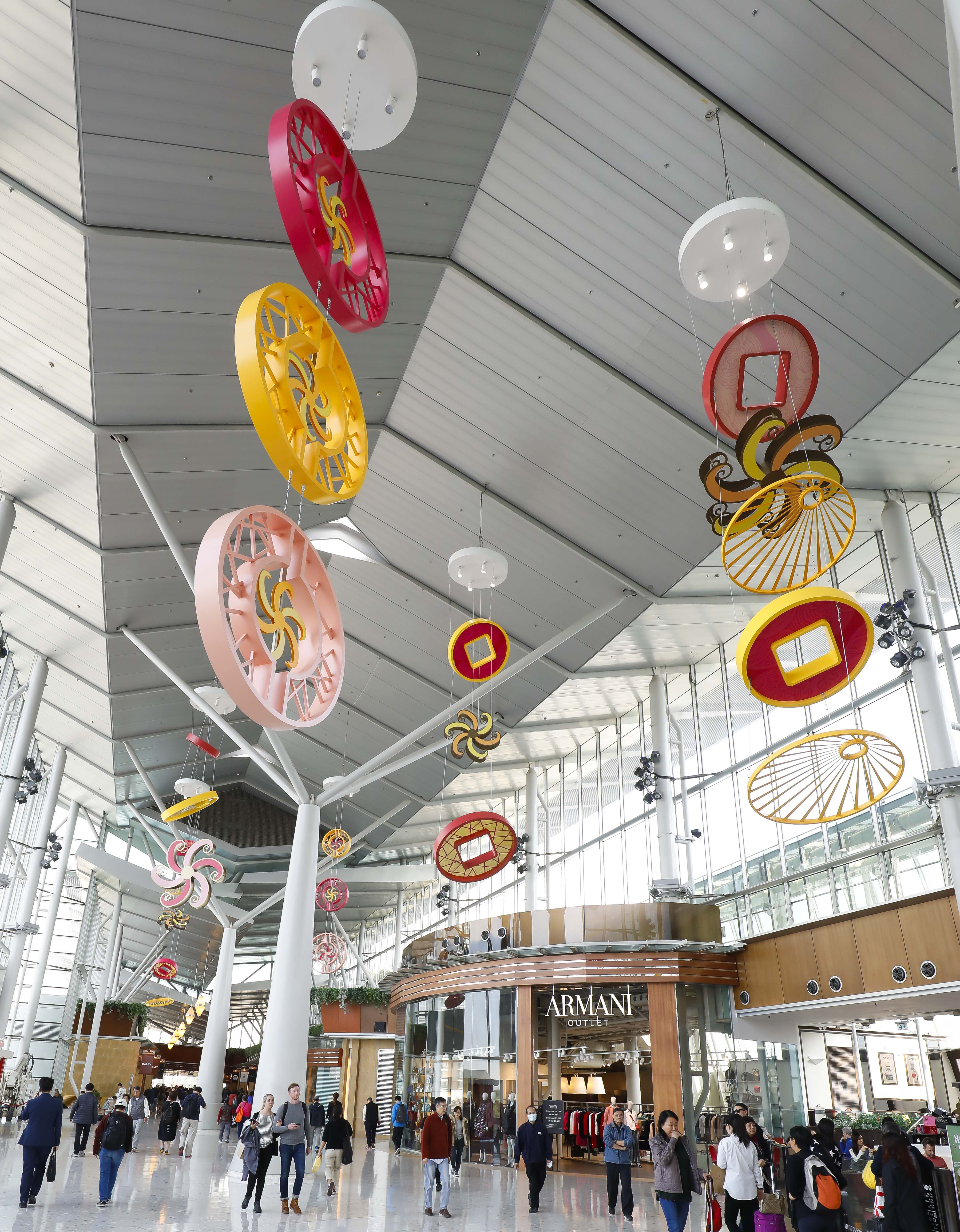 东荟城名店仓lululemon,从深圳如何到香港东荟城名店仓