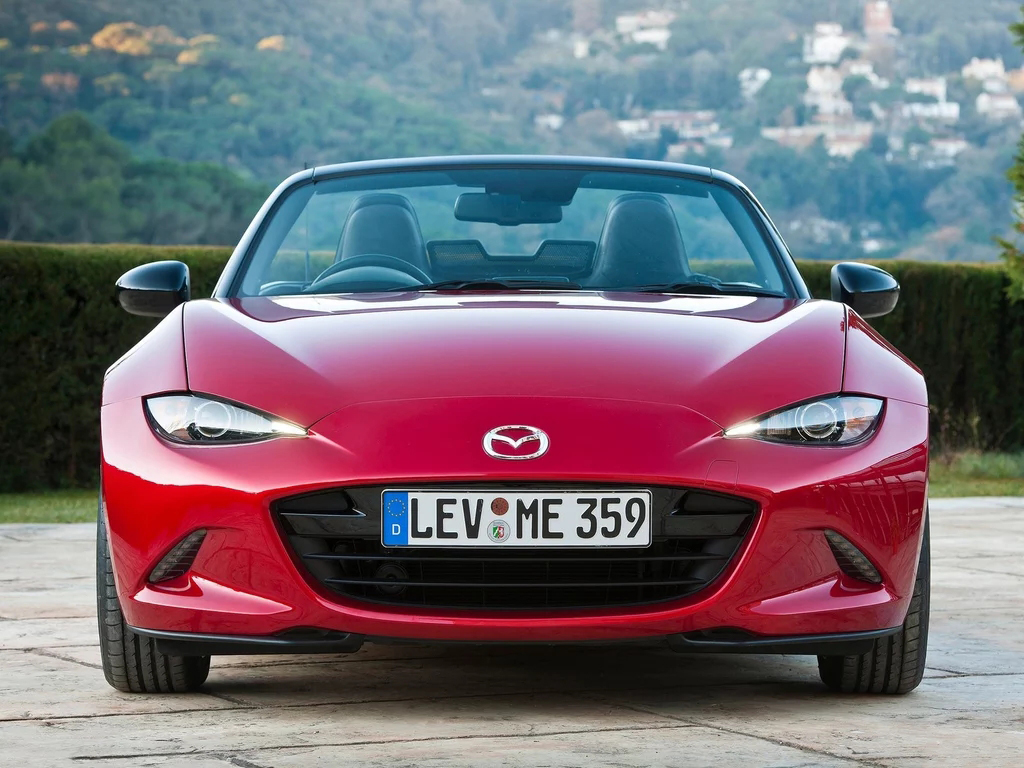 开着敞篷放大风吹,开着敞篷在海边兜风