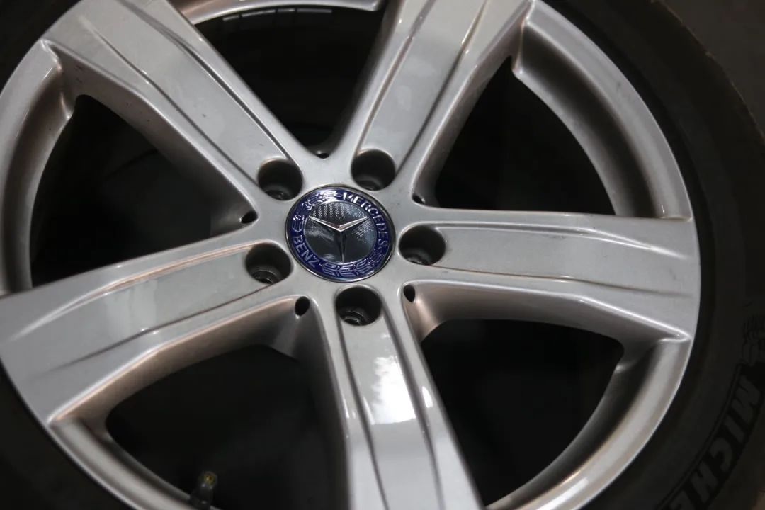 奔驰w221升级新款w222s450外观,老款奔驰w211e260翻新整备