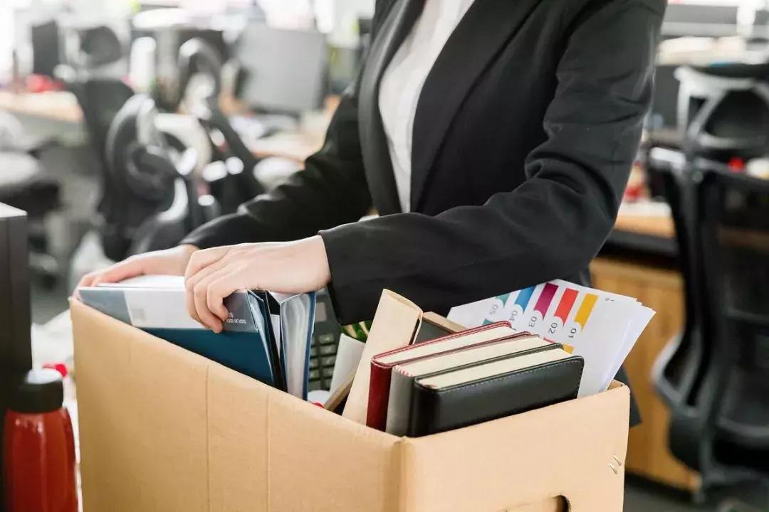 Dowell学社｜她的试用期与裙子长短相关