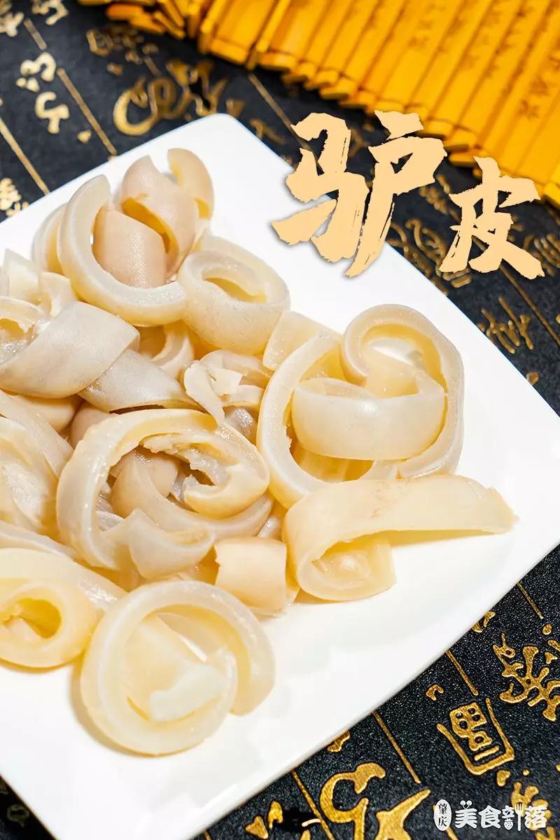 终于吃到啦！靠着明档新鲜现切的驴肉火足多年，人均30+大胆吃