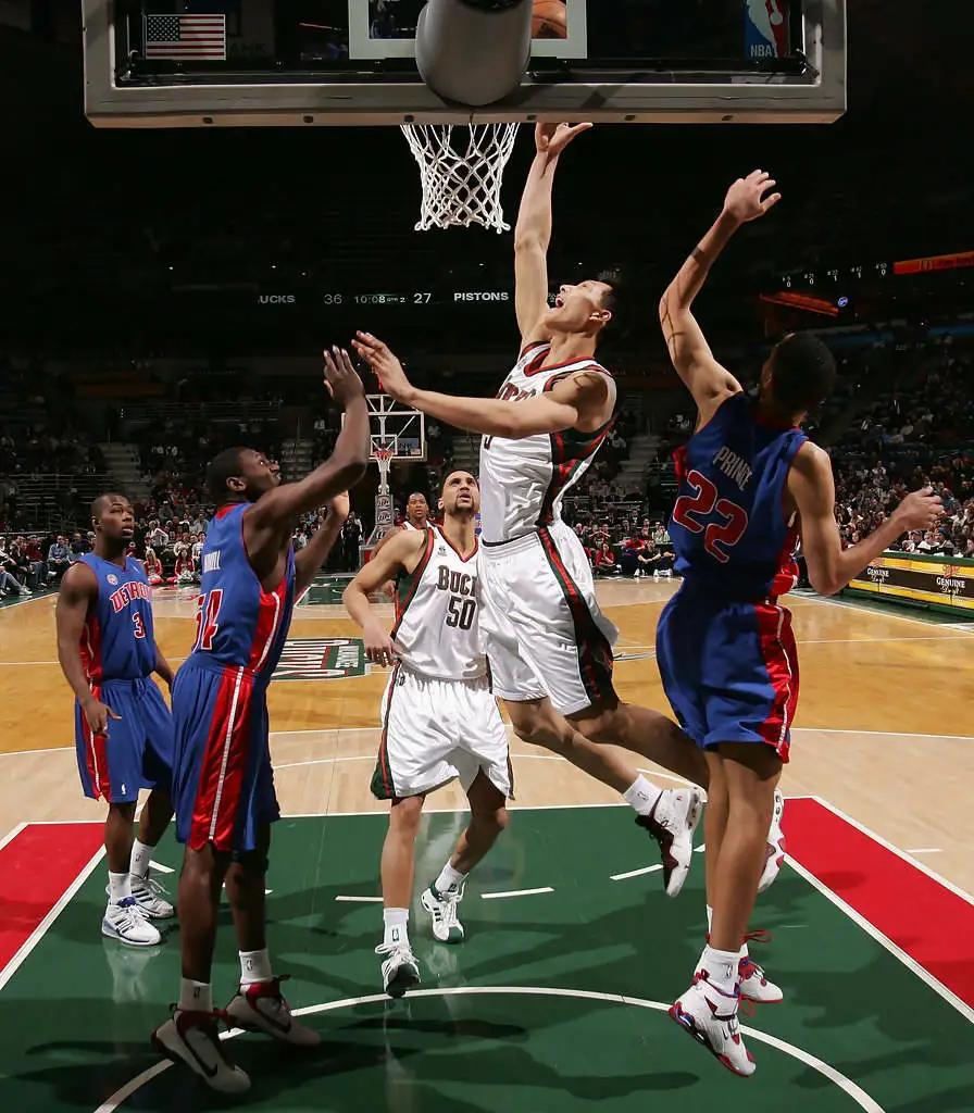 易建联nike篮球签名,nike易建联1代