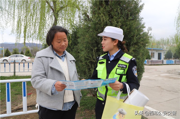 【集中宣传日】西和县公安局交警大队“多点开花”，稳步推进交通安全宣传工作