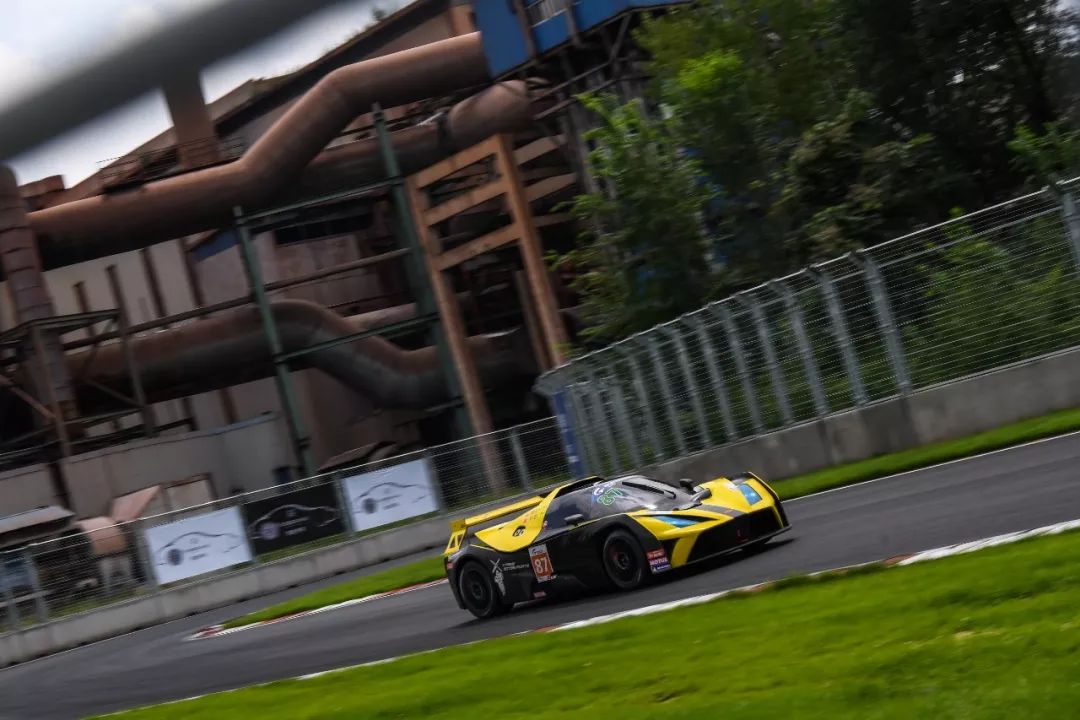 钢铁赛道雨中热战·ChinaGT上演秦皇岛首轮超跑对决