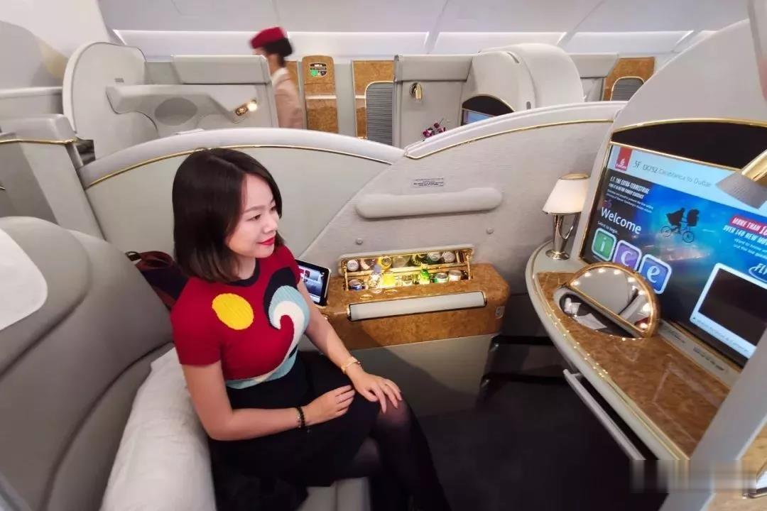 外航空乘制服top10 (外航红色制服)