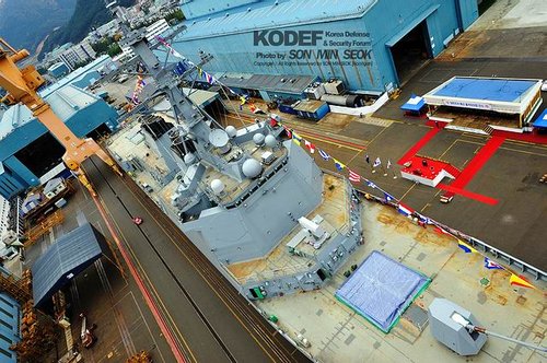 国家之力*压打**失败，美叹维护科技霸权先输一局，却让中国更团结