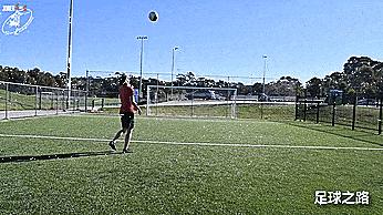 球场过人动作,单脚起球凌空抽射