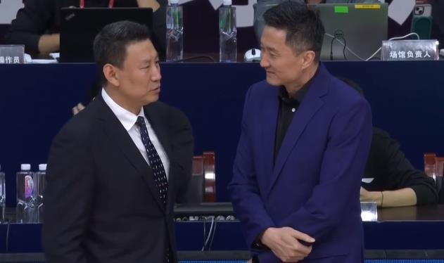 争议！赵睿传球失误却怒斥队友，暴躁的脾气被阿联传染了？