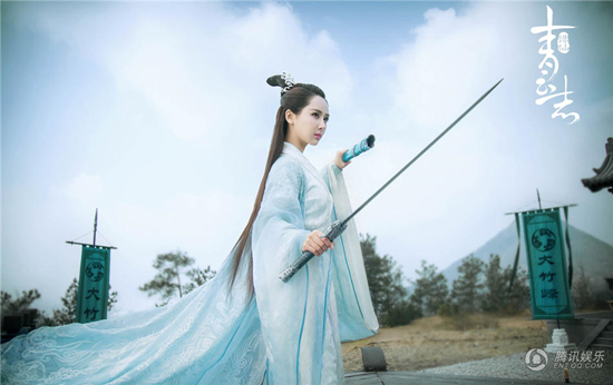 烧火棍对战天琊剑,天琊神剑和烧火棍