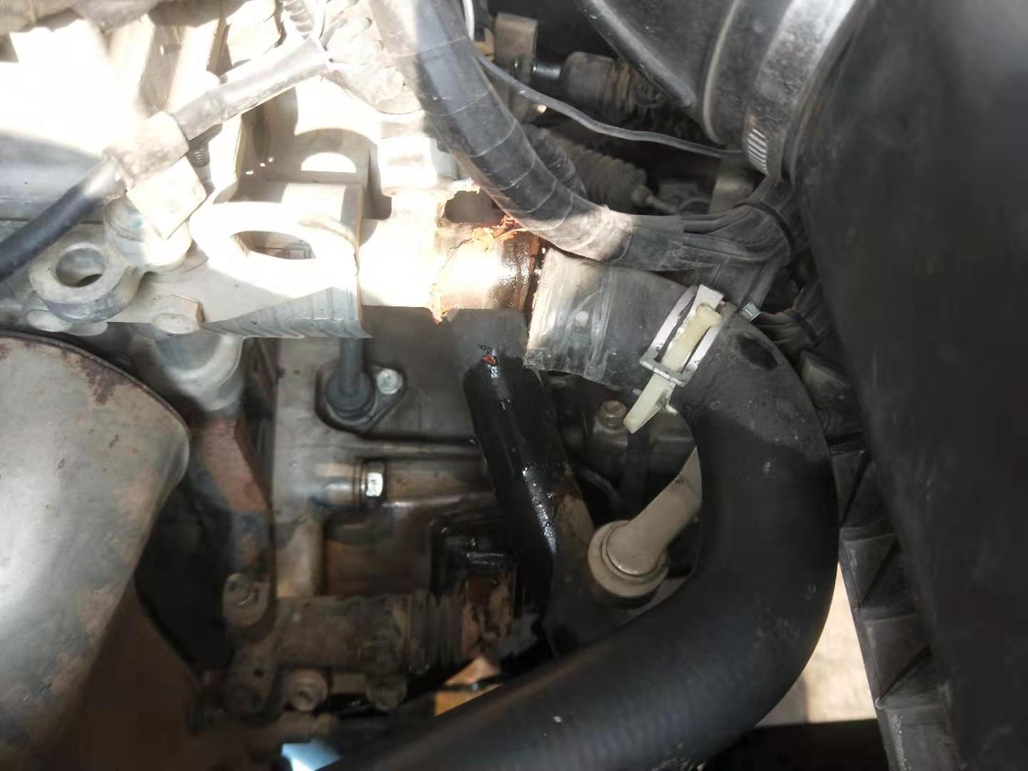 打方向异响颠簸路面不响,汽车打方向和坑洼异响