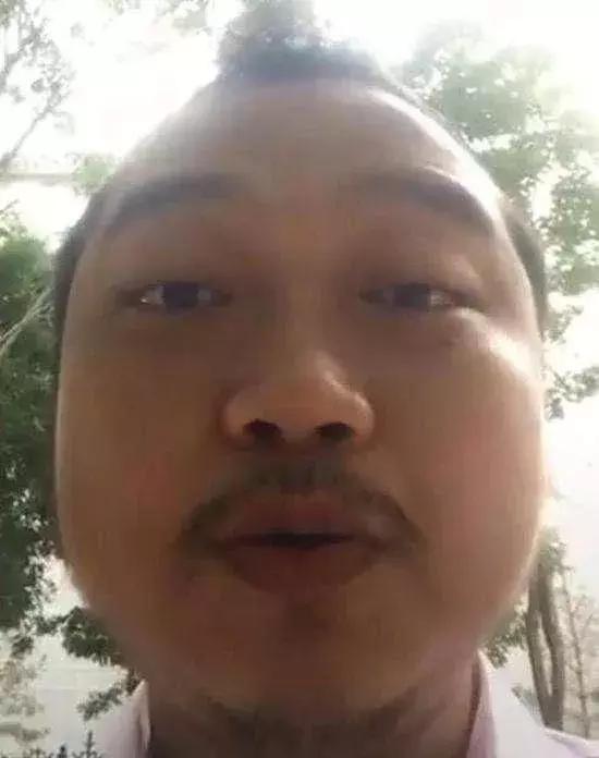 周星驰纪录片黄金配角,酱爆何文辉片酬