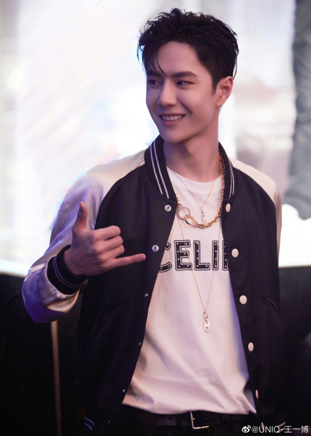 某网红自曝被明星约出去玩,某网红自曝被男明星约出去玩