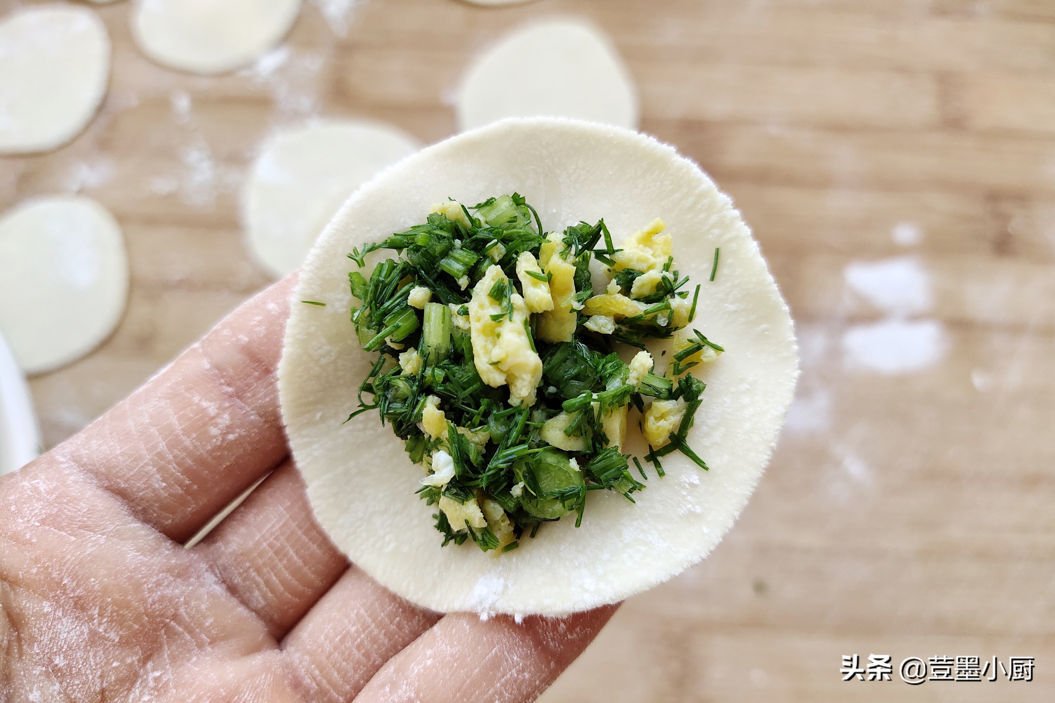 五月吃啥饺子馅最好,春天多吃这素馅饺子