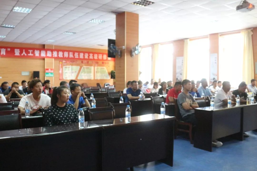 2018年足球裁判培训班,宁夏石嘴山足球训练营报名