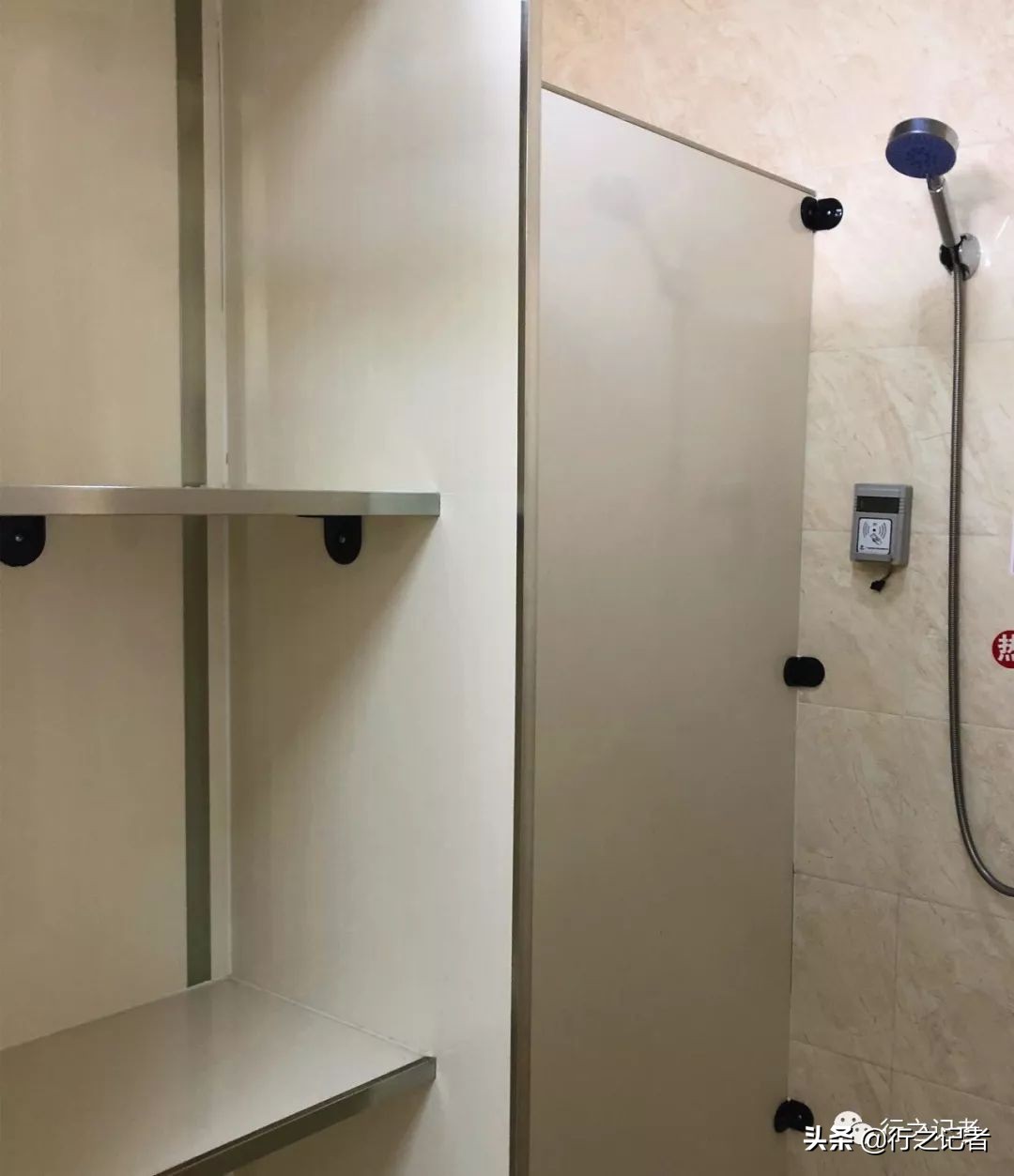 上海大学新闻传播学研究生宿舍环境怎么样？有没有空调、热水器？