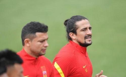 归化国足可否与日韩一战,国足归化日韩球员是否可行