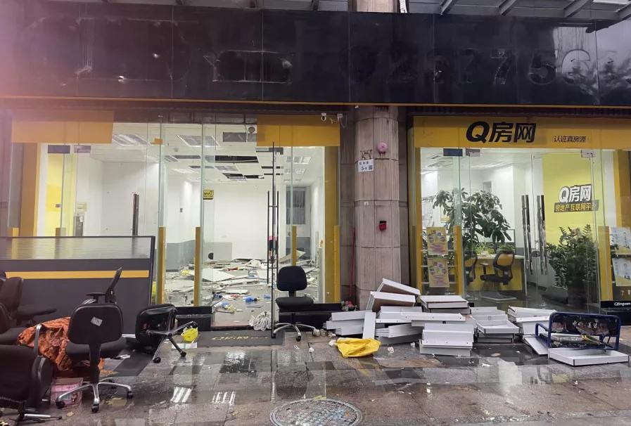 无积蓄无社保，失业深圳地产中介挣扎求生