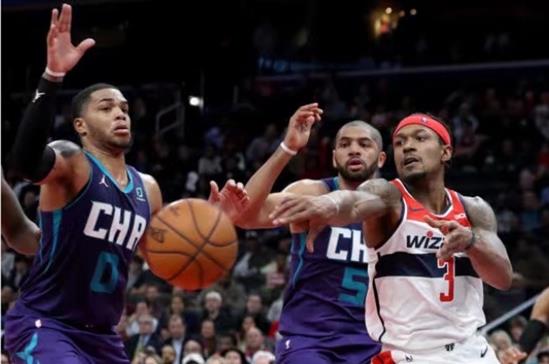 比尔砍下30分5篮板8助攻,比尔指挥全队逆风翻盘