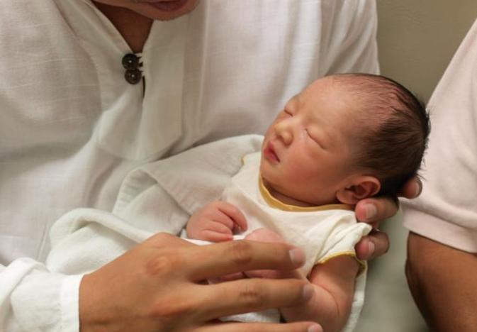 生孩子越快越好？医生解释，赶快顺产不一定是好事