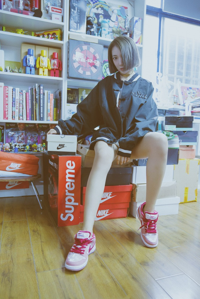 乃万今天私服照,乃万机场露脐装