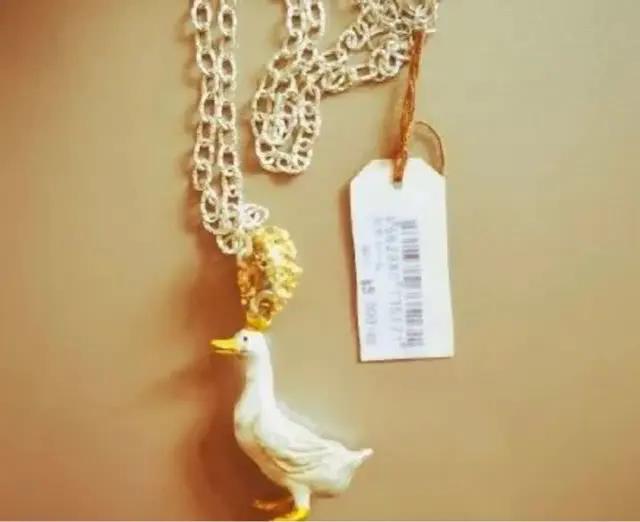 郑爽卖二手货抬价7倍，被嘲“中国明星第一卖手”冤不冤？