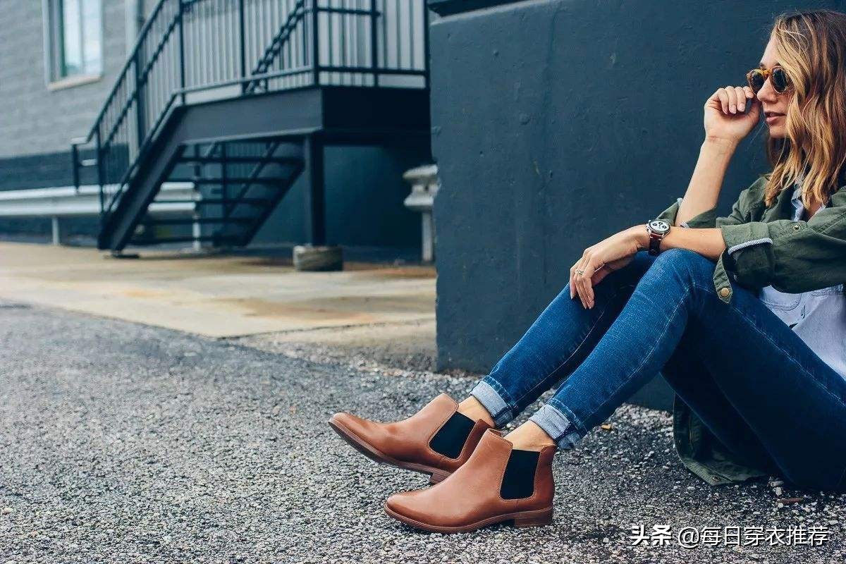 鞋子硬还卡脚？挑选时这几点很重要，穿着舒适时尚还高级