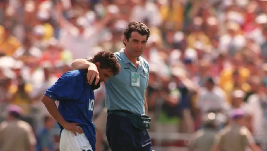 盘点足球史上不可思议的点球,足球史上最差劲的15个点球