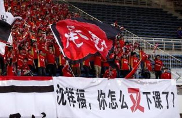 他和日本归化球员打架，46岁跑万米不输国脚，弟子骂他不懂球