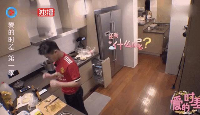 奚梦瑶何猷君戴情侣帽逛街,奚梦瑶同款帽子