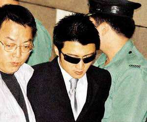 40岁的谢霆锋近况,谢霆锋身价100亿吗