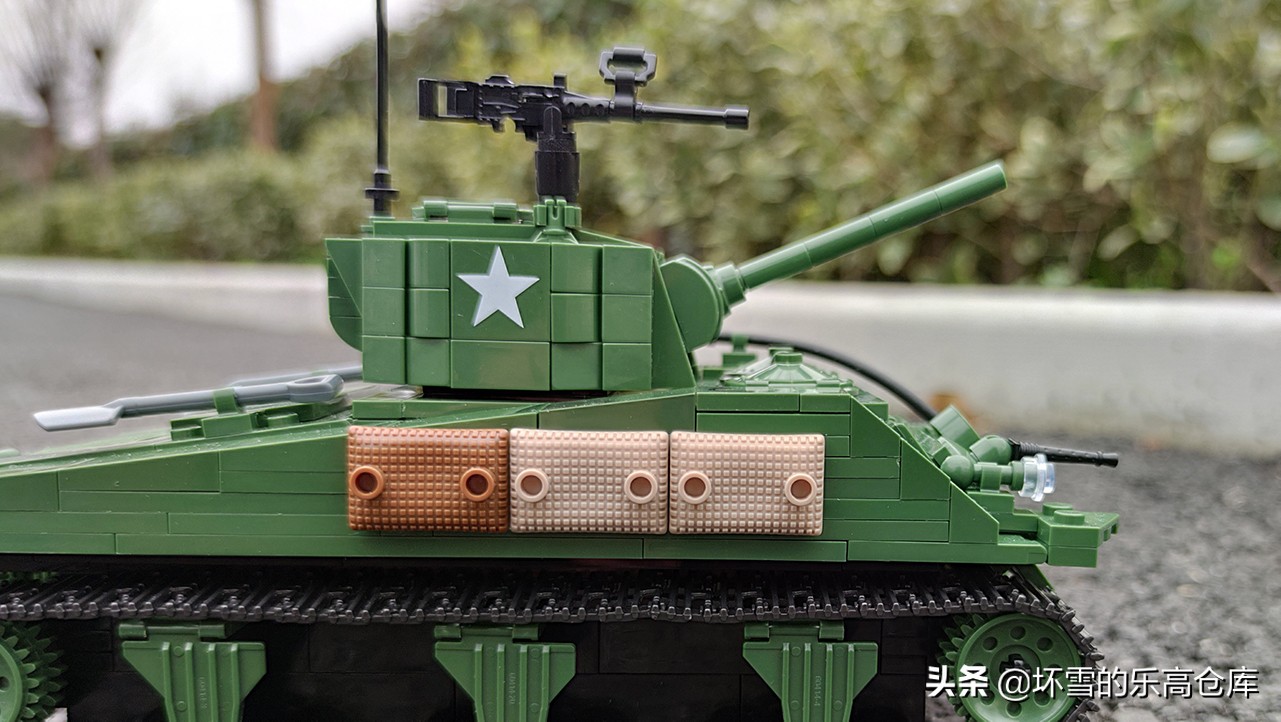 跟真正的坦克一样的游戏,不同版本的m4谢尔曼坦克