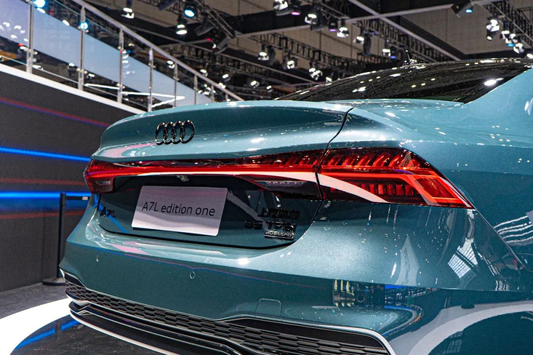 当优雅遇上潮流,当优雅碰上运动西装暴徒不再是梦