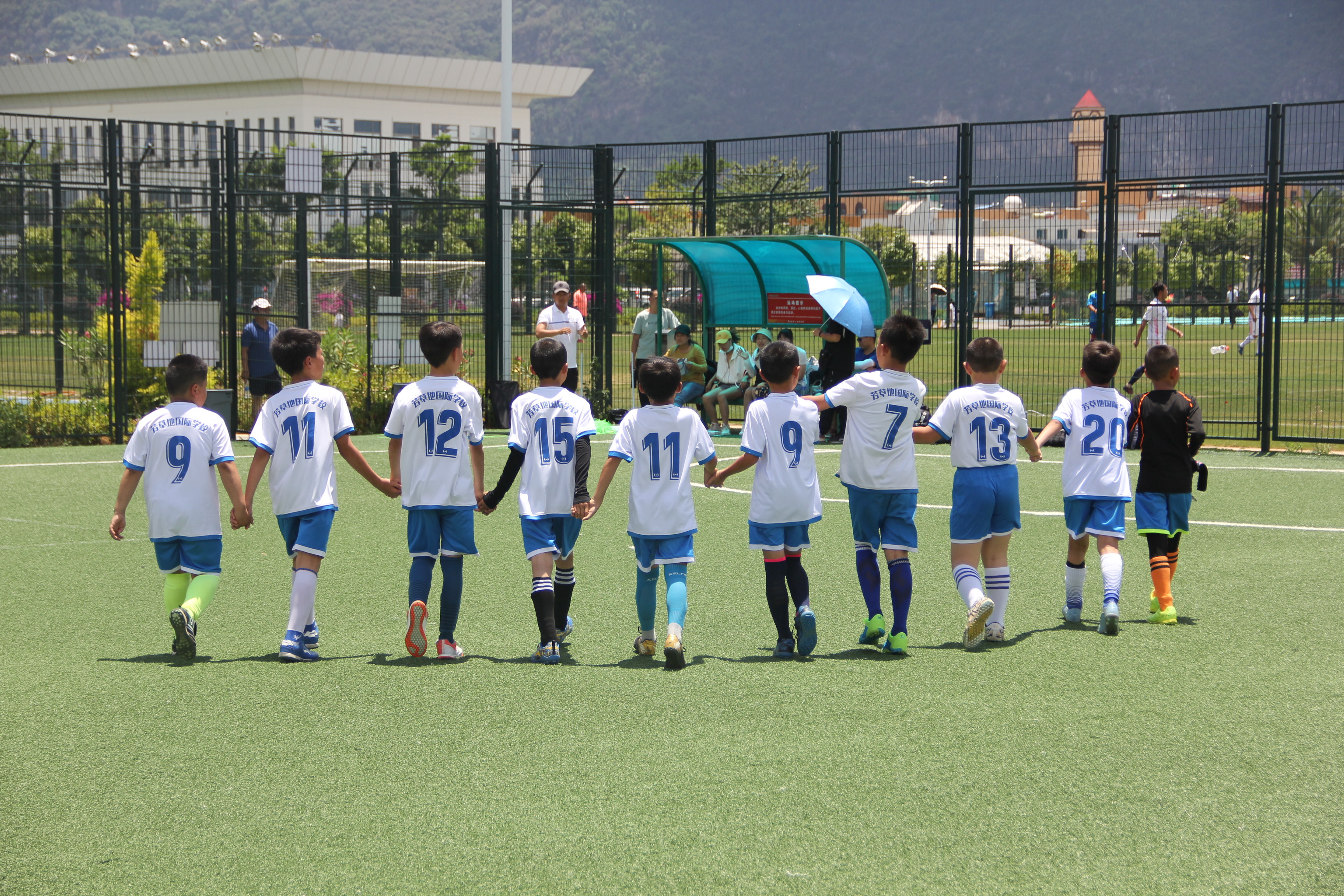 感受乐趣，健康成长：昆明眼科医院第三届校长杯少儿足球赛开赛