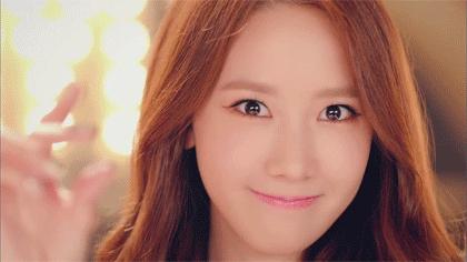 林允儿在韩国出道的视频,林允儿最近在中国出席的活动