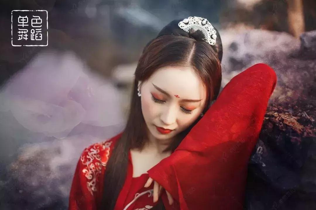 忘不掉的红衣角色话题上热搜！为何穿红色衣服就能变美？