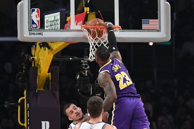 勒布朗残暴扣篮,詹皇十大残暴扣篮