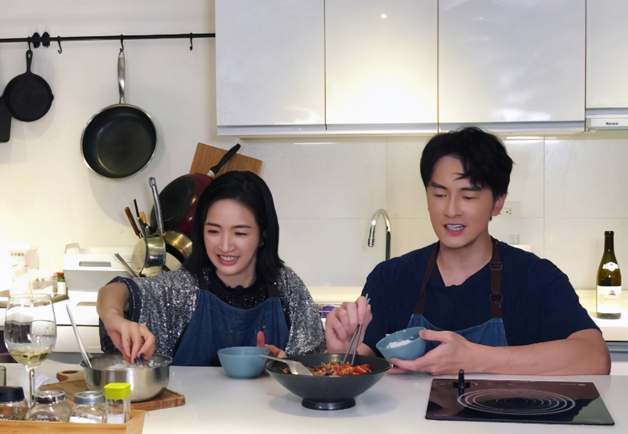 林依晨郑元畅合体亮相,林依晨郑元畅最新出镜