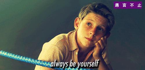 乔治小王子被嘲笑,乔治小王子跳舞