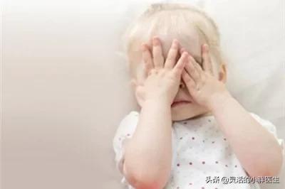 宝宝晚上睡不踏实是受惊吓了吗,宝宝夜间睡眠不好是怎么回事