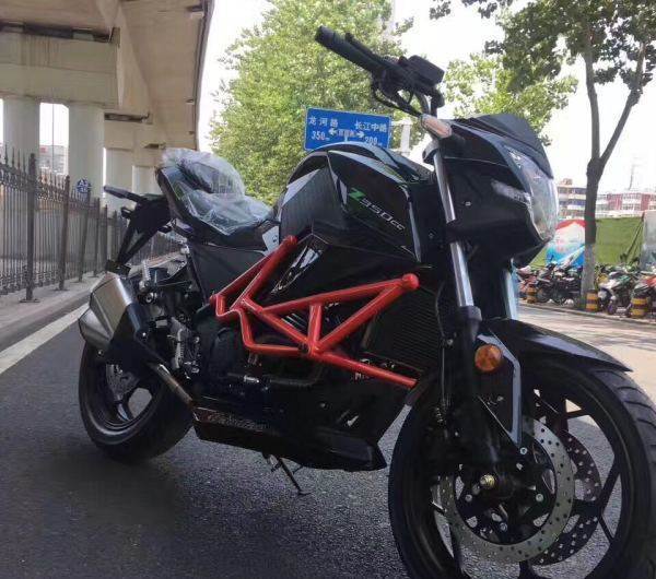 目前最有性价比的四缸街车,两万左右最酷的街车