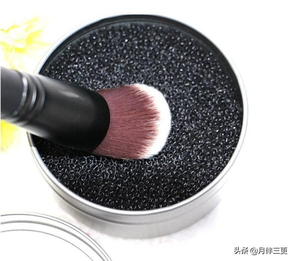 粉扑用久了会滋生细菌,湿粉扑滋生细菌