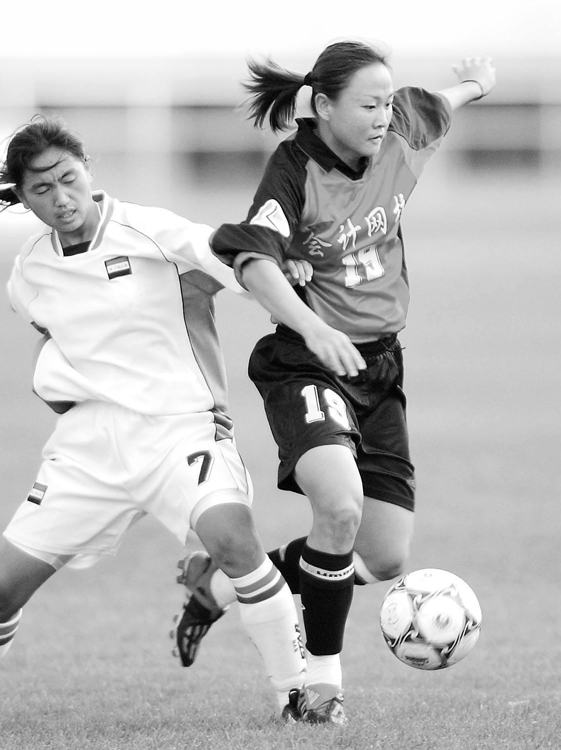 中国女足进球庆祝动作,中国女足65分钟进球